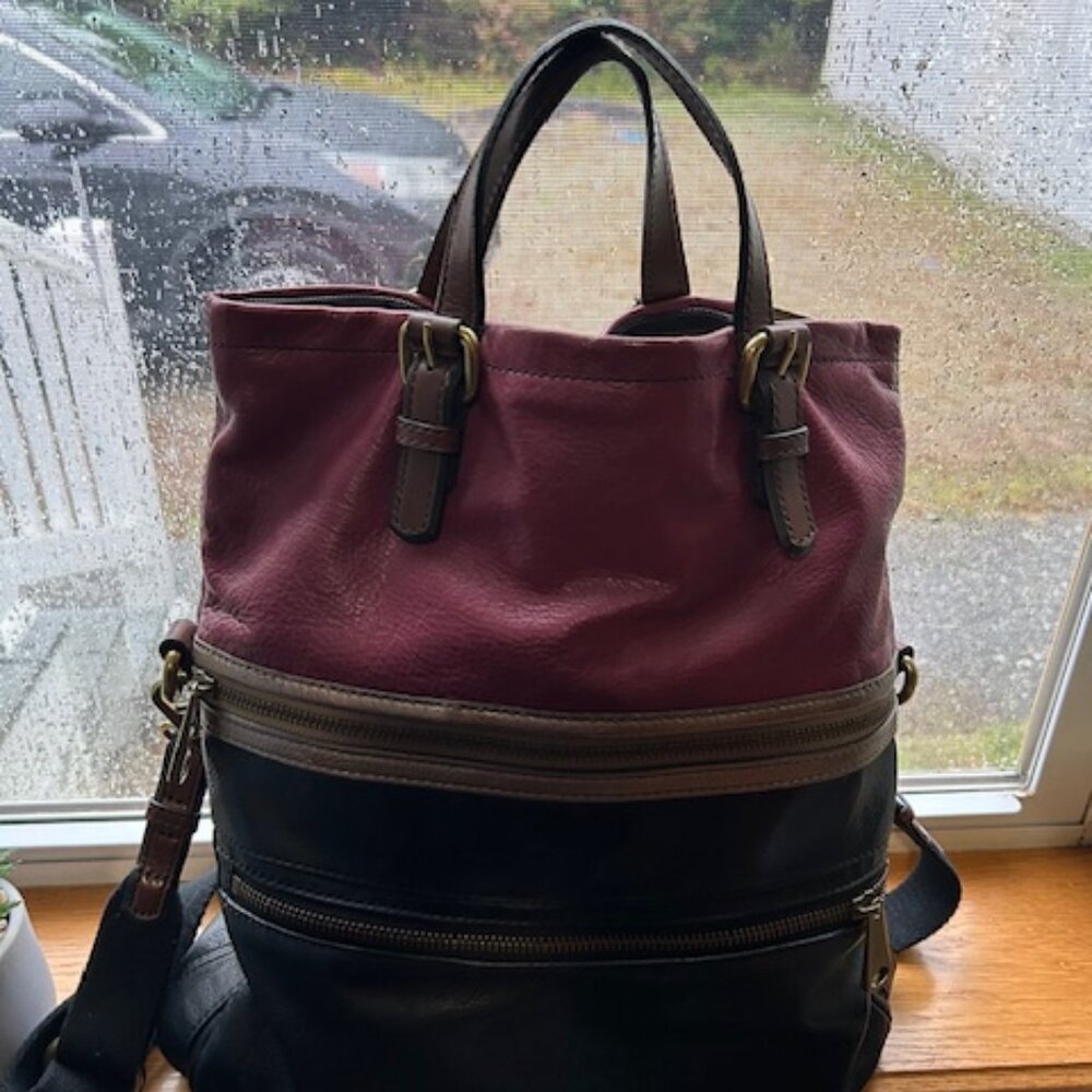 Fossil Bag two tone plum and black leather bag handles and shoulder strap